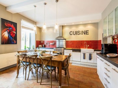 Cottage Mansion with Swimming Pool - Features photo 16