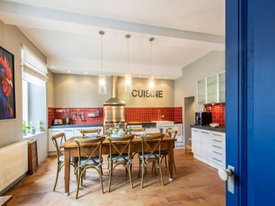 Cottage Mansion with Swimming Pool - Features photo 18