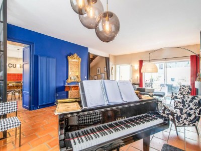 Cottage Mansion with Swimming Pool - Features photo 29