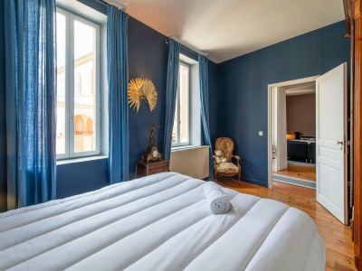 Cottage Mansion with Swimming Pool - Features photo 35