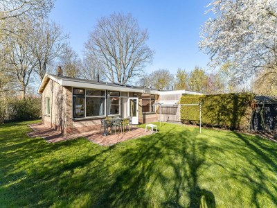 Holiday house Bungalow near Dutch Beach with Garden in Oostkapelle - Holiday house