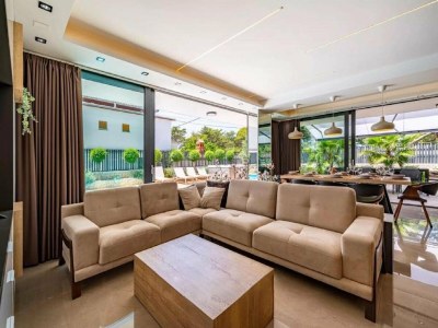 Villa Villa Omega - Four Bedroom Villa with Swimming Pool in Banjol - Villa