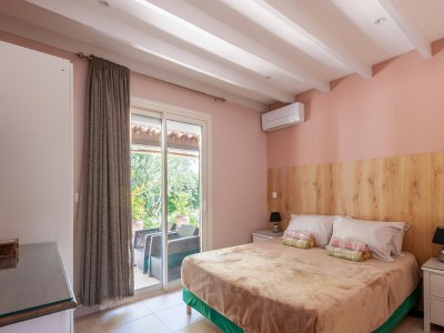 Holiday house Villa in Cannes with Heated Pool & Boat Trips - Features photo 21