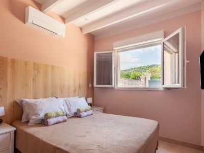 Holiday house Villa in Cannes with Heated Pool & Boat Trips - Features photo 24