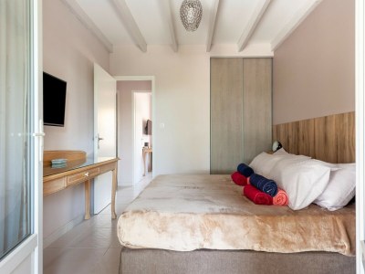 Villa Villa in Callian with Heated Pool and Terrace - Features photo 31