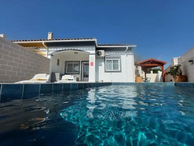 Holiday house Lavish holiday home with private pool - Outdoor photo 7