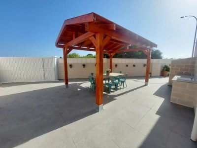 Holiday house Lavish holiday home with private pool - Outdoor photo 9