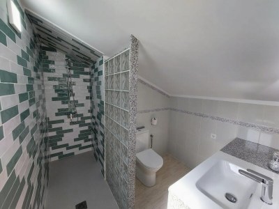 Holiday house Lavish holiday home with private pool - Features photo 14