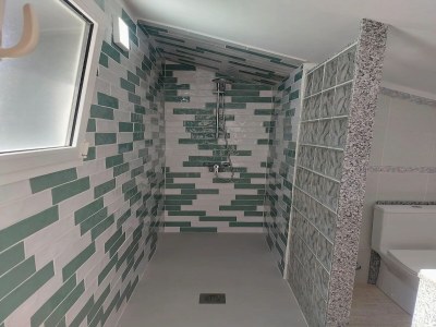 Holiday house Lavish holiday home with private pool - Features photo 23