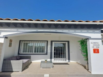 Holiday house Lavish holiday home with private pool - Features photo 26