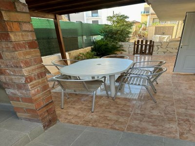 Apartment Apartment near Beach with Serene Garden - Outdoor photo 3