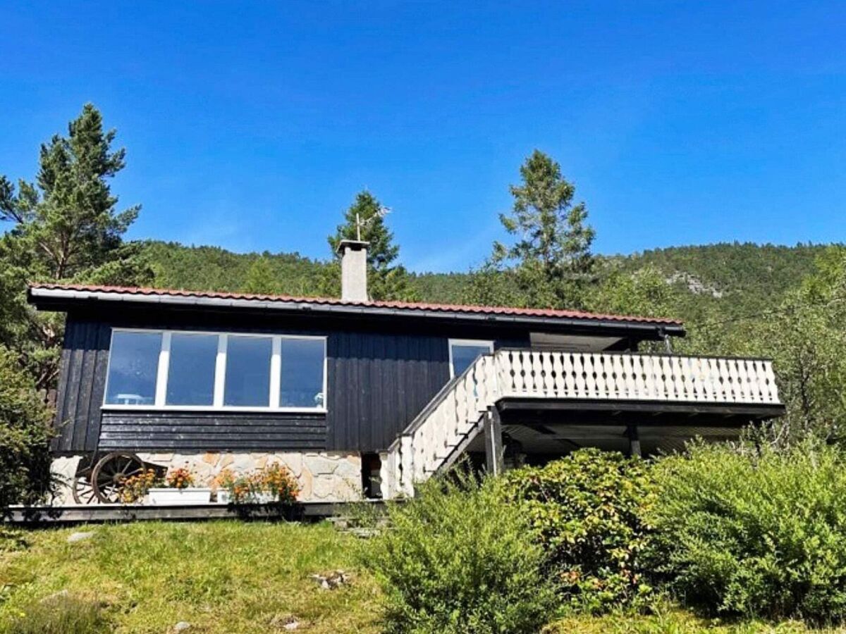 Holiday house 4 person holiday home in Svelgen-By Traum