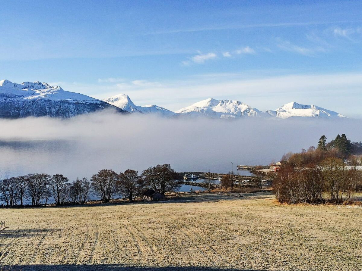 Holiday house 6 person holiday home in AVERØY-By Traum - Outdoor photo 4