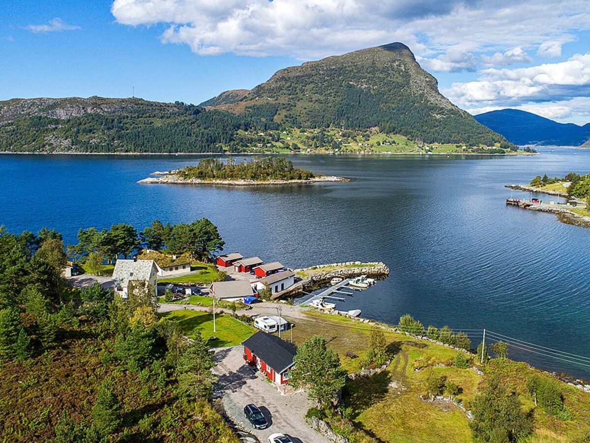 Holiday house 8 person holiday home in Flatraket-By Traum