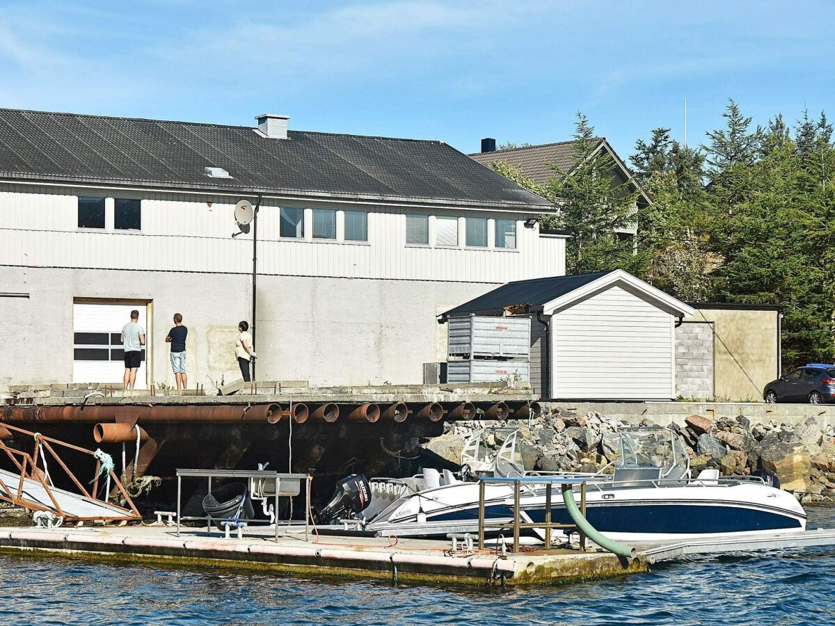 Holiday house 8 person holiday home in Oksvoll