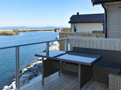 Holiday house 10 person holiday home in Brattvåg - Outdoor photo 3