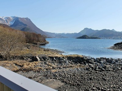 Holiday house 10 person holiday home in Brattvåg - Outdoor photo 11