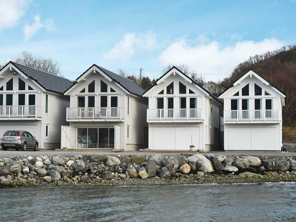 Holiday house 10 Personen Ferienhaus in Brattvåg - Outdoor photo 3