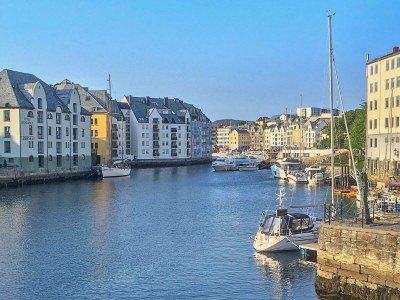 Holiday house 10 person holiday home in Brattvåg - Outdoor photo 10