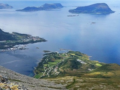 Holiday house 10 person holiday home in Brattvåg - Outdoor photo 15