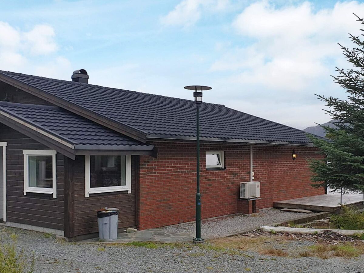 Holiday house 7 person holiday home in Svelgen - Outdoor photo 3