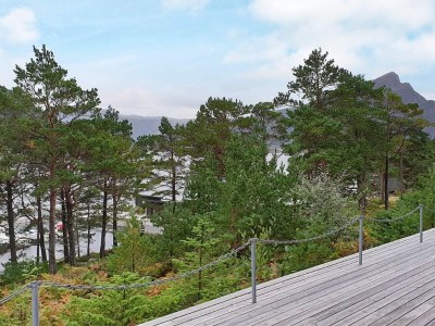 Holiday house 7 person holiday home in Svelgen - Outdoor photo 5