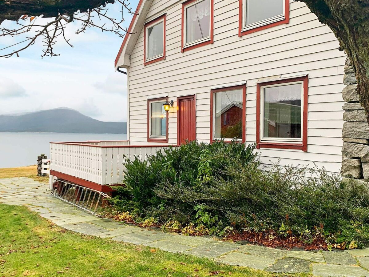 Holiday house 10 person holiday home in Brekke