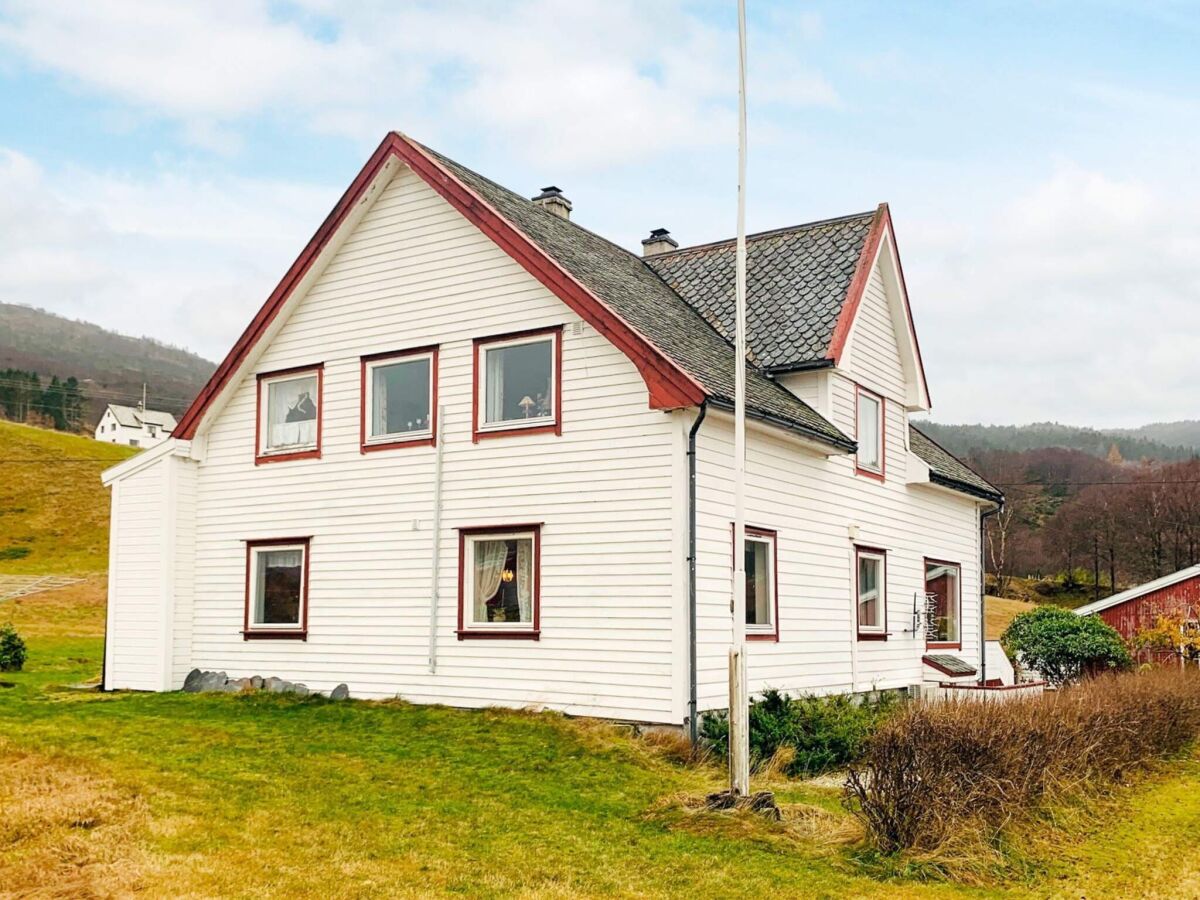 Holiday house 10 person holiday home in Brekke - Outdoor photo 4