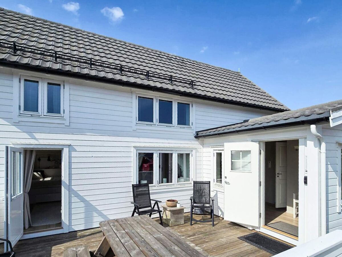 Holiday house 6 person holiday home in Bud - Outdoor photo 5