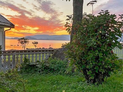 Holiday house 5 person holiday home in Svelgen-By Traum - Outdoor photo 2