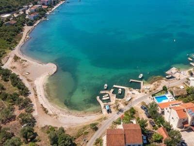 Apartment Beachfront Apartment house Hon with pool - Outdoor photo 5