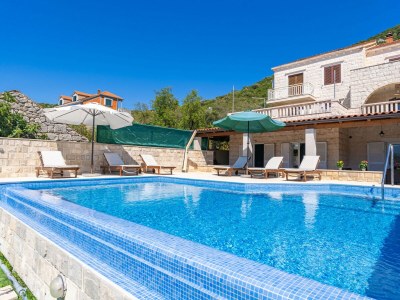 Apartment Beachfront Apartment house Hon with pool - Outdoor photo 11