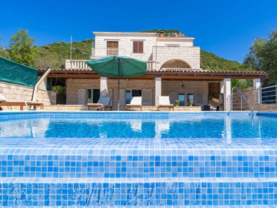 Apartment Beachfront Apartment house Hon with pool - Outdoor photo 12