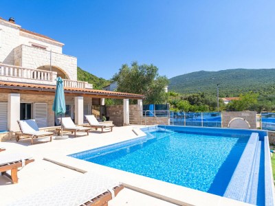 Apartment Beachfront Apartment house Hon with pool - Outdoor photo 15