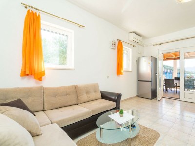 Apartment Beachfront Apartment house Hon with pool - Features photo 25