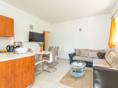 Apartment Beachfront Apartment house Hon with pool - Features photo 27