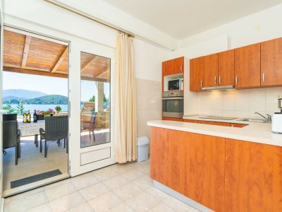 Apartment Beachfront Apartment house Hon with pool - Features photo 29