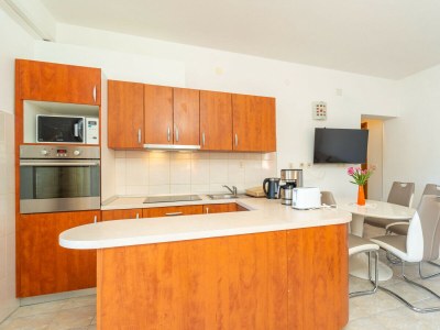 Apartment Beachfront Apartment house Hon with pool - Features photo 30