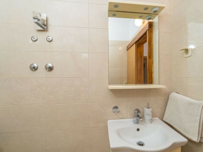 Apartment Beachfront Apartment house Hon with pool - Features photo 37