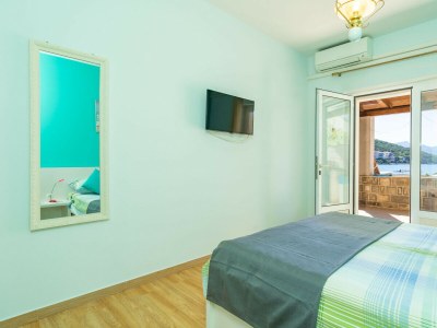 Apartment Beachfront Apartment house Hon with pool - Features photo 38