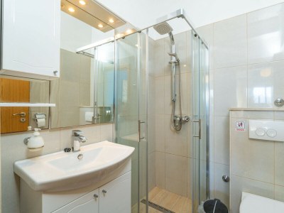 Apartment Beachfront Apartment house Hon with pool - Features photo 43