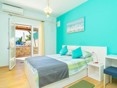 Apartment Beachfront Apartment house Hon with pool - Features photo 44