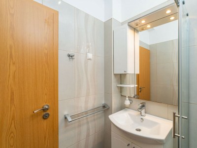 Apartment Beachfront Apartment house Hon with pool - Features photo 48