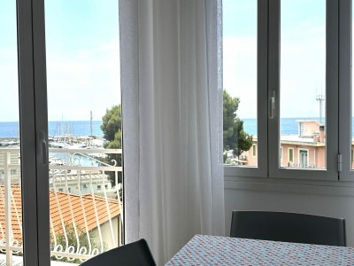Apartment Apartment with sea view and air conditioning - Features photo 10