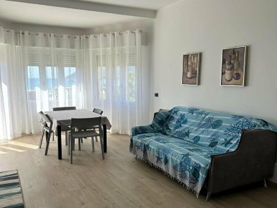 Apartment Apartment with sea view and air conditioning - Features photo 16