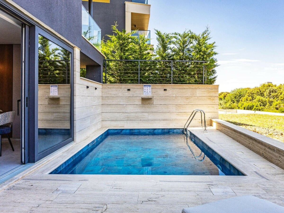 Apartment The Bayfront One - Leonarda Pool Residence