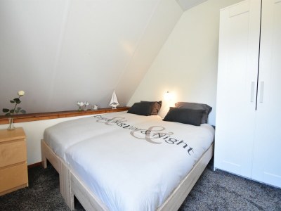 Holiday house Cosy holiday home with large garden in Zonnemaire - Holiday house