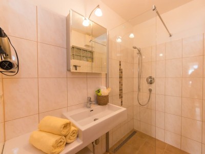 Apartment Apartment/2 Schlafräume/Bad, WC - Features photo 27