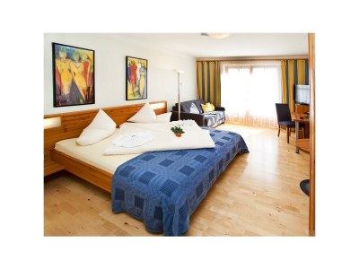 Holiday room Doppelzimmer mit Couch, Dusche, WC - Features photo 33