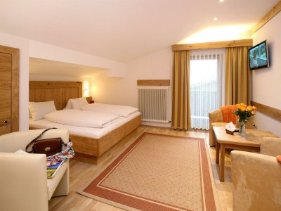 Apartment Appt. E/Wohn-Schlafr./Bad,WC,Balkon - Features photo 12